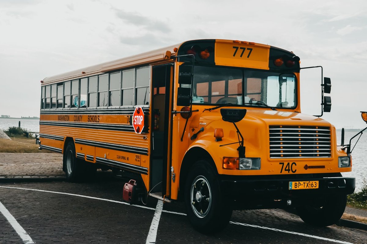 Electric school bus financing